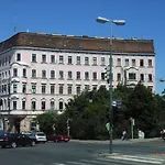 Vienna Central Apartment Contactless Check In